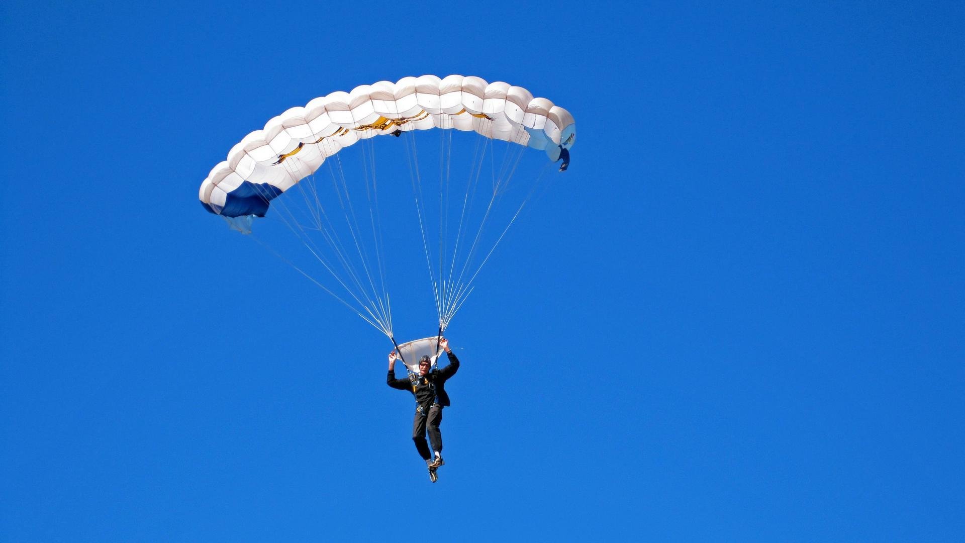 高台入水角度优化明显，水花最小，高台入水水深要求多少